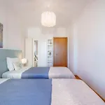 דירה Pool And Balcony *