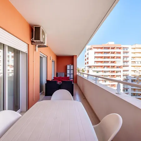 Pool And Balcony Apartment *